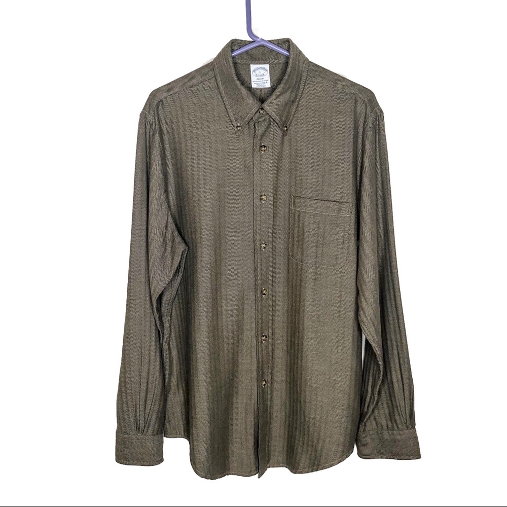 Brooks Brothers Brown button down size L in Men’s
